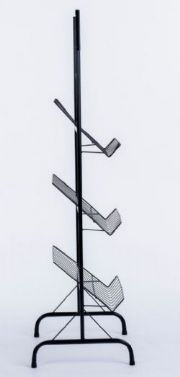 Revisteiro fixo com 3 bandejas