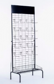 Expositor para ferramentas e encartelados com 20 ganchos m�veis e 1 cesto