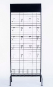 Expositor para ferramentas e encartelados com 20 ganchos m�veis e 1 cesto